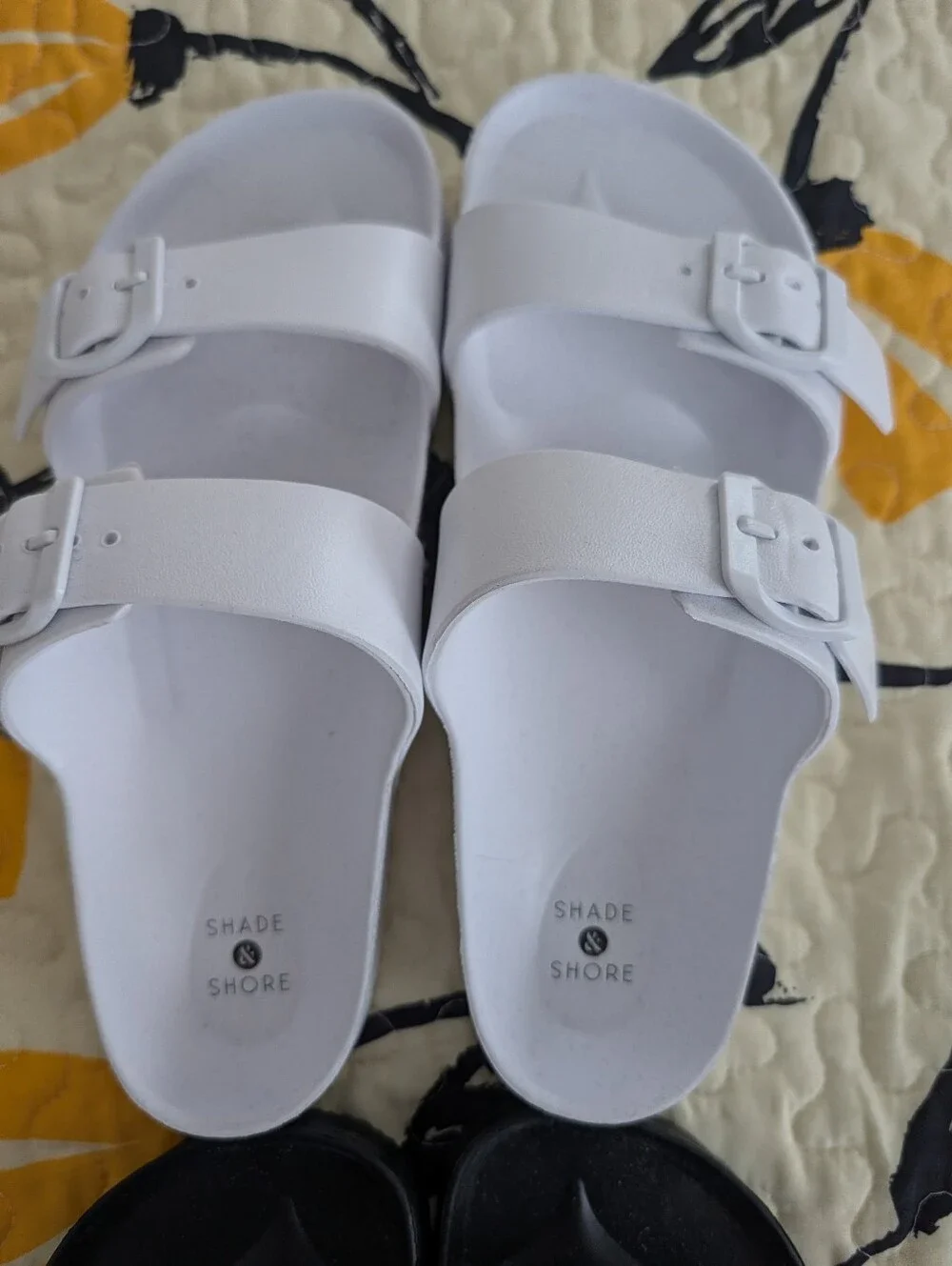 2 Pairs Of Shade & Shore Sandals